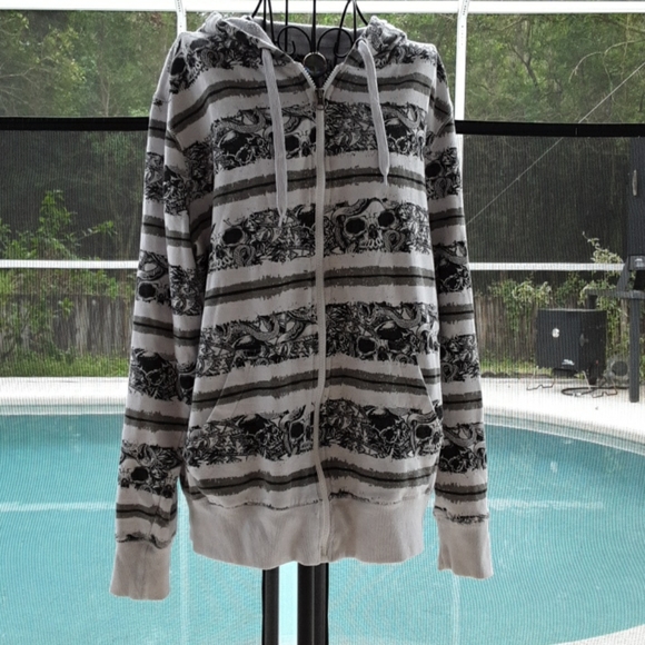 No Boundaries medium hoodie